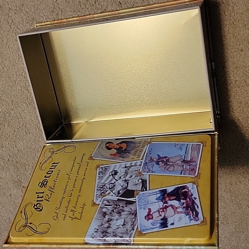 Girl Scout Reflections Tin Box - Picture 4 of 4